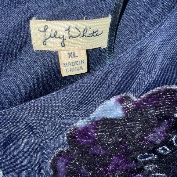 Lily White Black and Bluish Purple Velvet Top Floral blouse Ruffled Sleeves - Picture 4 of 13